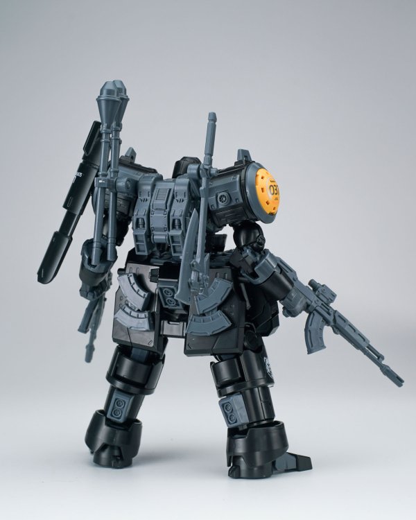画像2: SHEIK MAINLAND ULTRA ACTION TROOPERシリーズ ザロヴ(ZAROV)M1 1/144スケール プラスチックモデルキット(メタリックブラック)