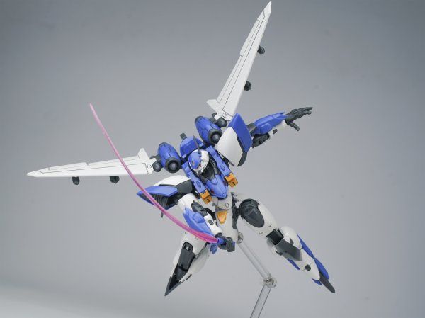 画像29: SHEIK MAINLAND ULTRA ACTION TROOPERシリーズ 雲雀(ひばり) 1/144スケール プラスチックモデルキット (ブラック×ゴールドVer. / ブルー×ホワイトVer.)