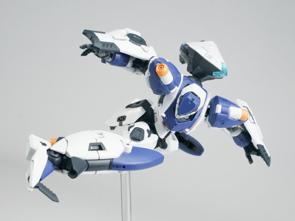 画像5: SHEIK MAINLAND ULTRA ACTION TROOPERシリーズ Franz-α(フランツアルファ) 1/144スケールプラスチックモデルキット (ホワイト×ブルー / レッド×ホワイト / ブラック×ブルー / パープル×ホワイト)