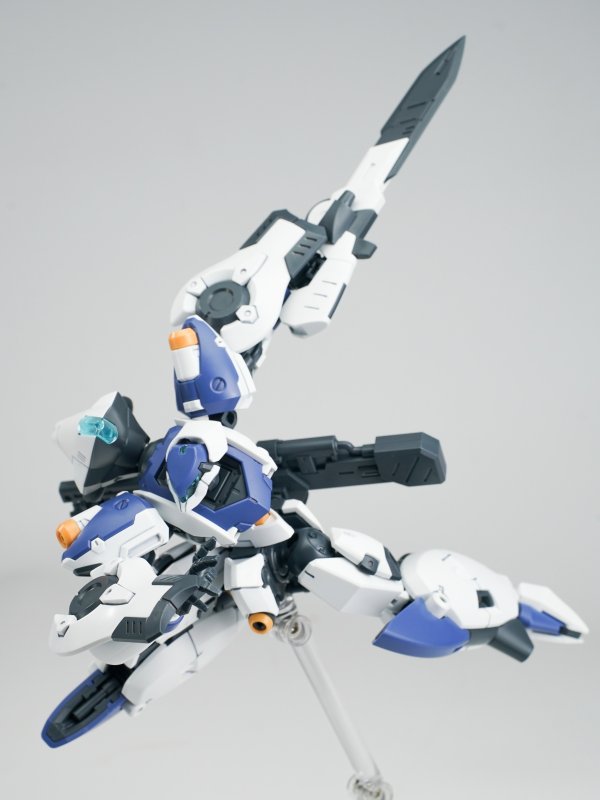 画像7: SHEIK MAINLAND ULTRA ACTION TROOPERシリーズ Franz-α(フランツアルファ) 1/144スケールプラスチックモデルキット (ホワイト×ブルー / レッド×ホワイト / ブラック×ブルー / パープル×ホワイト)