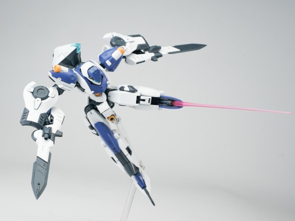 画像11: SHEIK MAINLAND ULTRA ACTION TROOPERシリーズ Franz-α(フランツアルファ) 1/144スケールプラスチックモデルキット (ホワイト×ブルー / レッド×ホワイト / ブラック×ブルー / パープル×ホワイト)