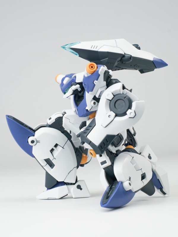 画像4: SHEIK MAINLAND ULTRA ACTION TROOPERシリーズ Franz-α(フランツアルファ) 1/144スケールプラスチックモデルキット (ホワイト×ブルー / レッド×ホワイト / ブラック×ブルー / パープル×ホワイト)