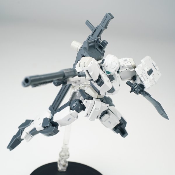 画像39: SHEIK MAINLAND ULTRA ACTION TROOPERシリーズ V-gilante(ヴィジラント) 1/144スケールプラスチックモデルキット (レッド / ブラック / ブルー / グリーン / ホワイト)