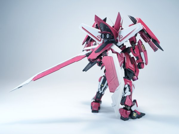 画像3: 喜玩社 龍魂戦機シリーズ J-20 蒼威 燼赤鎏金(じんせきりゅうきん)Ver. プラスチックモデルキット