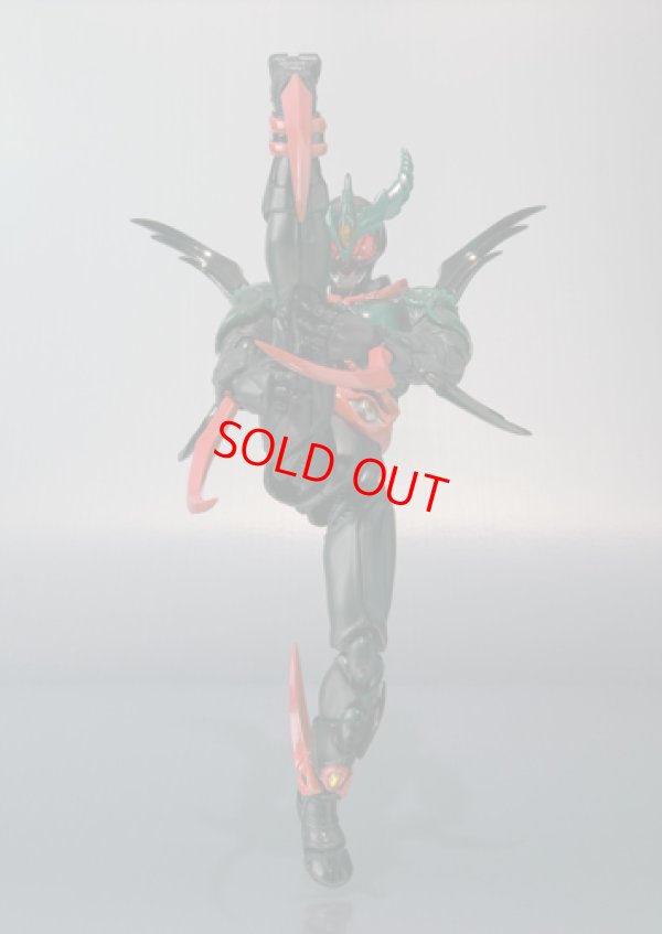 画像3: S.H.Figuarts 仮面ライダーエクシードギルス
