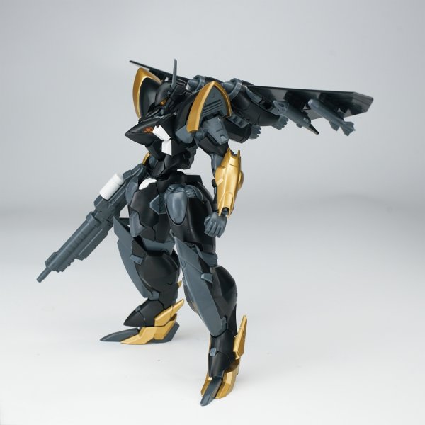 画像4: SHEIK MAINLAND ULTRA ACTION TROOPERシリーズ 雲雀(ひばり) 1/144スケール プラスチックモデルキット (ブラック×ゴールドVer. / ブルー×ホワイトVer.) (4)