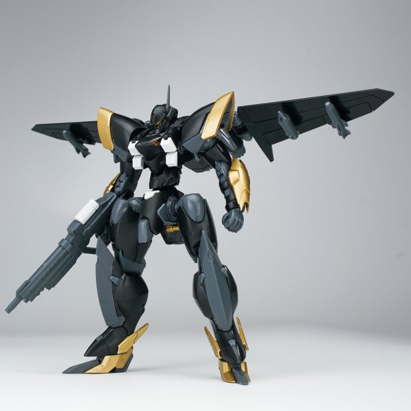 画像2: SHEIK MAINLAND ULTRA ACTION TROOPERシリーズ 雲雀(ひばり) 1/144スケール プラスチックモデルキット (ブラック×ゴールドVer. / ブルー×ホワイトVer.) (2)